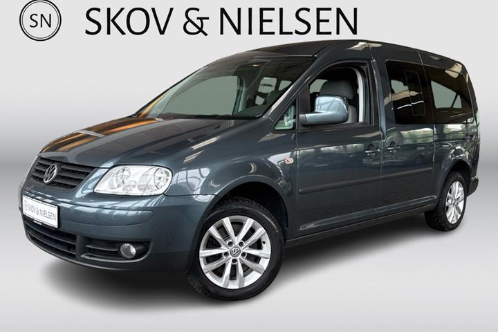 Grå VW Caddy Maxi fra 2010 set udefra