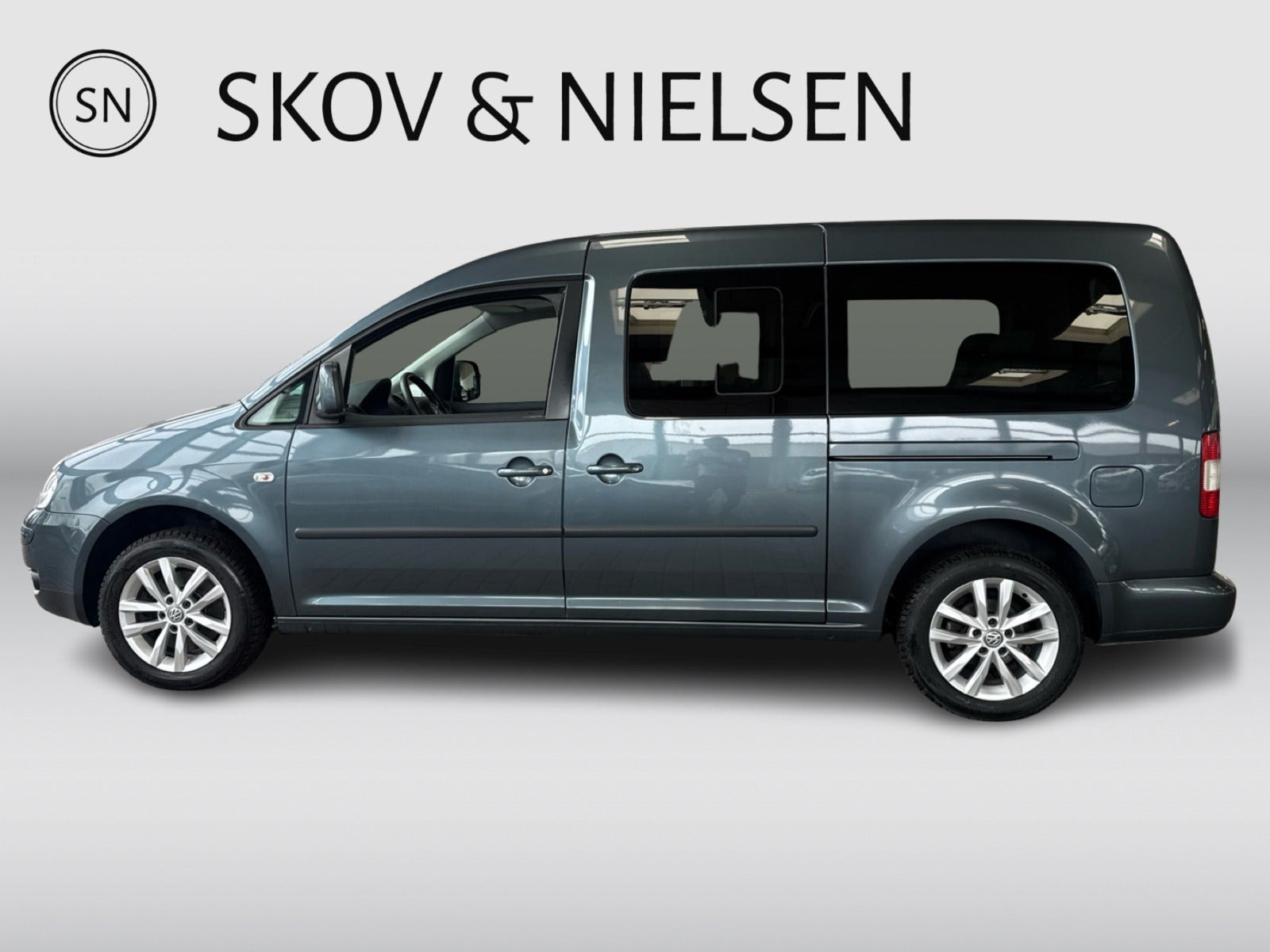 Grå VW Caddy Maxi fra 2010