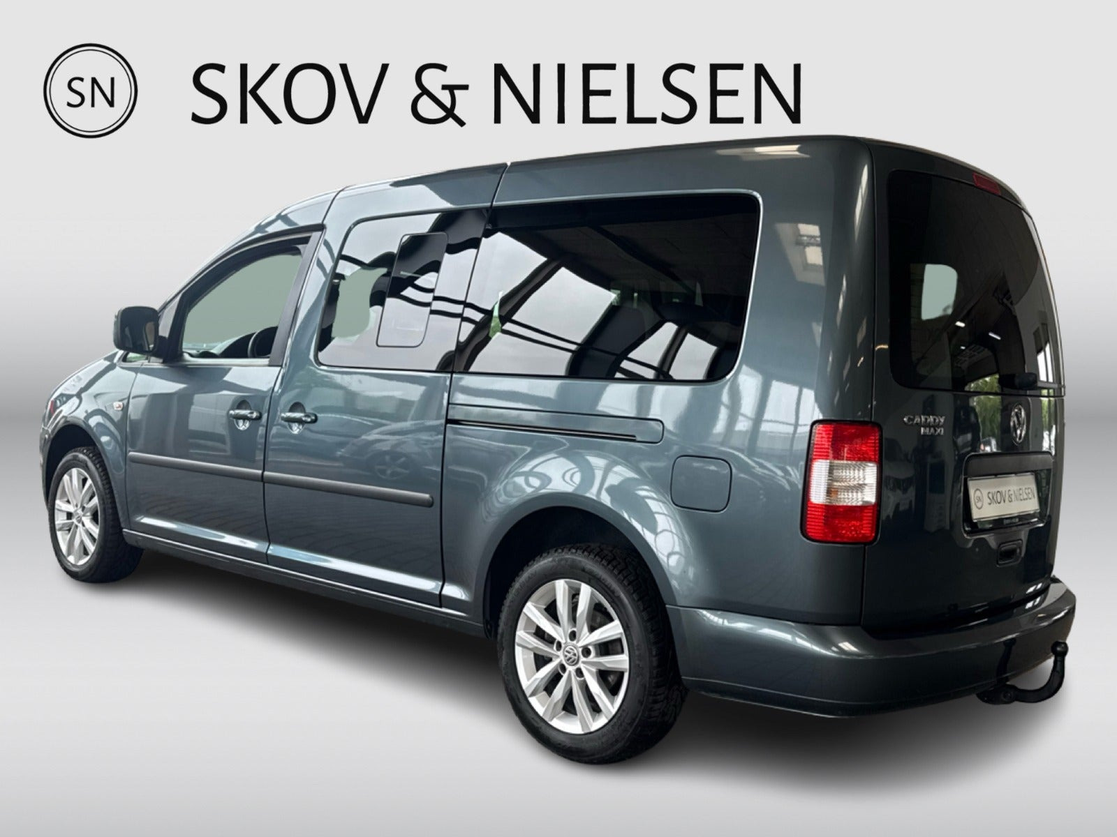 Grå VW Caddy Maxi fra 2010