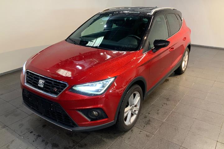 Rød Seat Arona fra 2019 set udefra