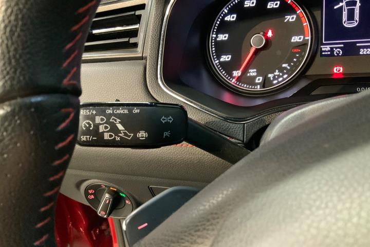 Rød Seat Arona fra 2019