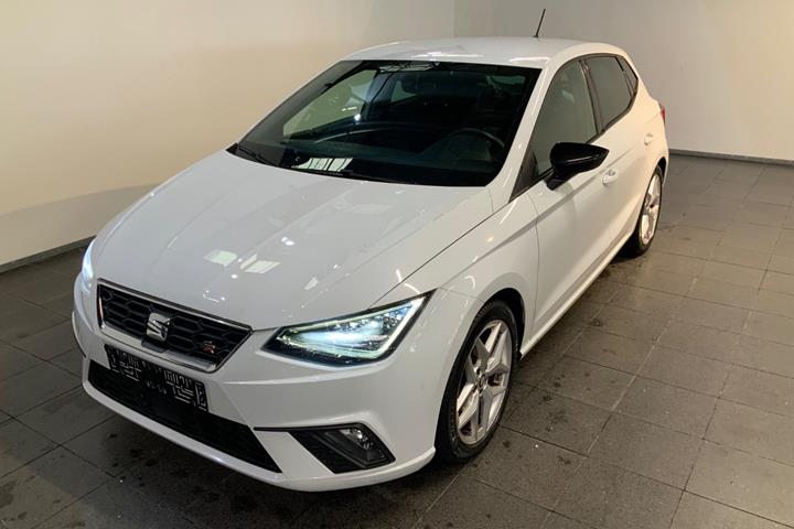 Hvid Seat Ibiza fra 2020 set udefra