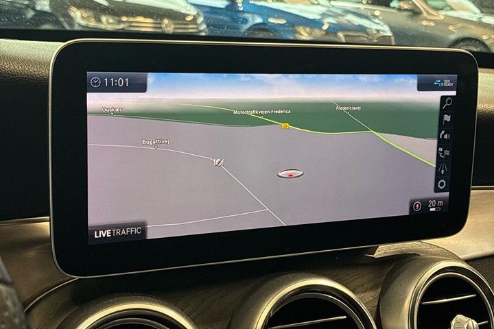 Grå Mercedes C220 d fra 2019