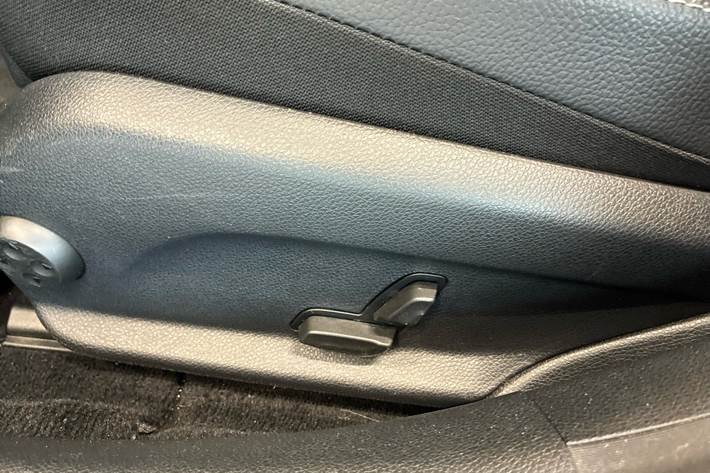 Grå Mercedes C220 d fra 2019