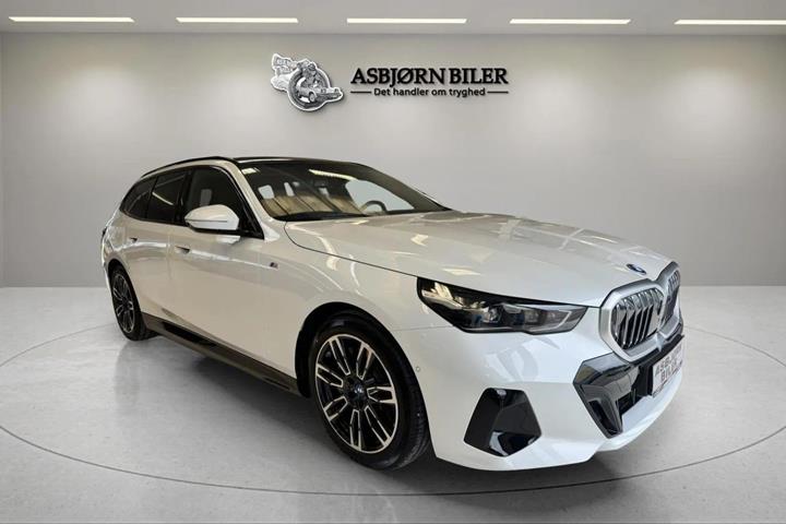 Hvid BMW i5 fra 2025