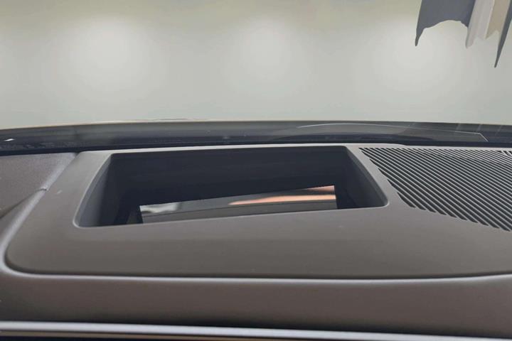 Hvid BMW i5 fra 2025