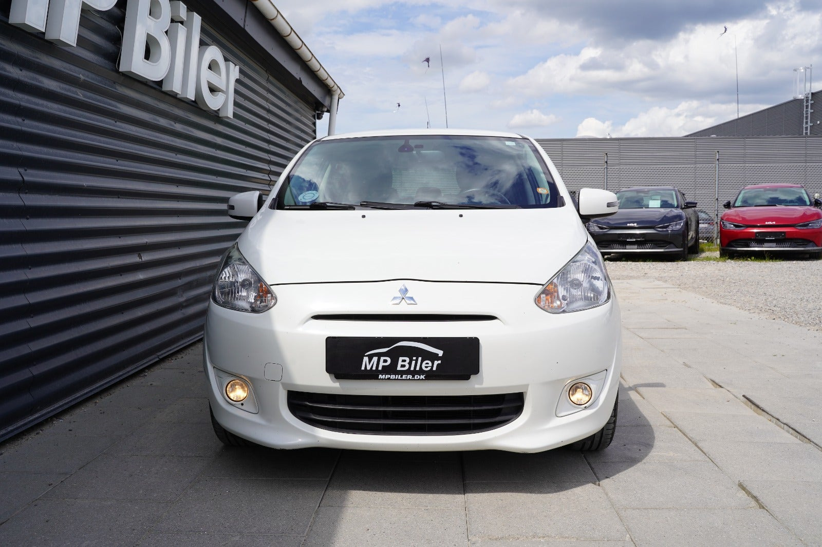 Hvid Mitsubishi Space Star fra 2015
