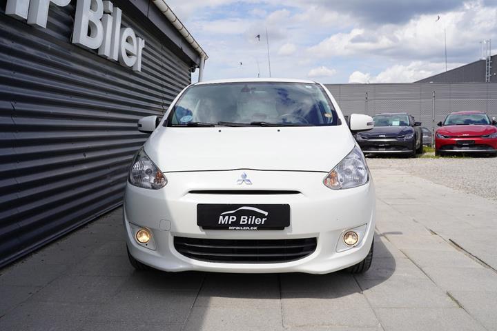 Hvid Mitsubishi Space Star fra 2015