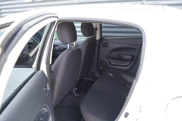 Hvid Mitsubishi Space Star fra 2015