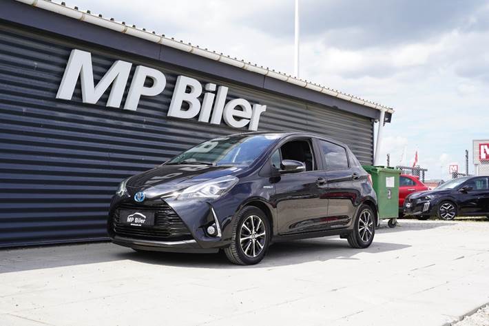 Grå Toyota Yaris fra 2019