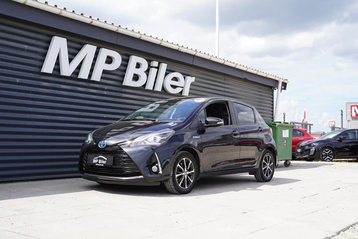 Grå Toyota Yaris fra 2019