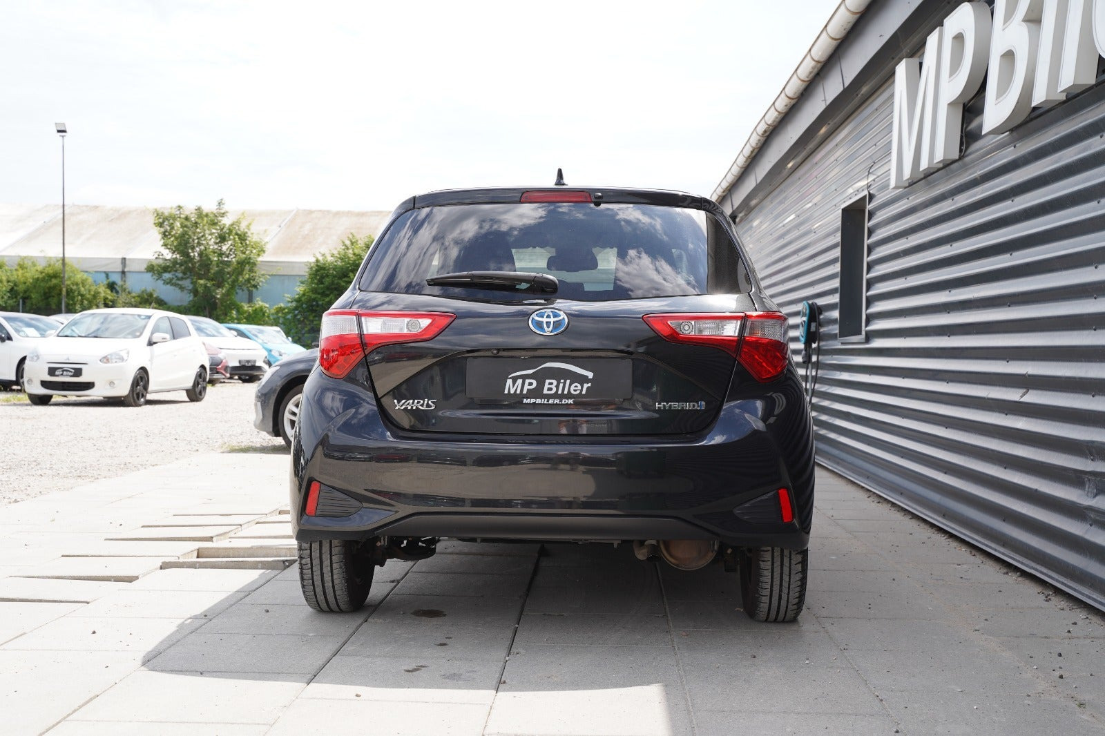 Grå Toyota Yaris fra 2019