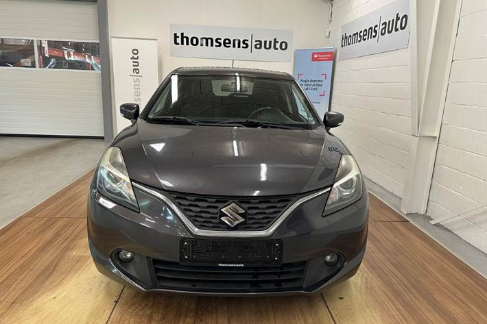 Grå Suzuki Baleno fra 2016