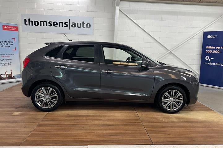 Grå Suzuki Baleno fra 2016