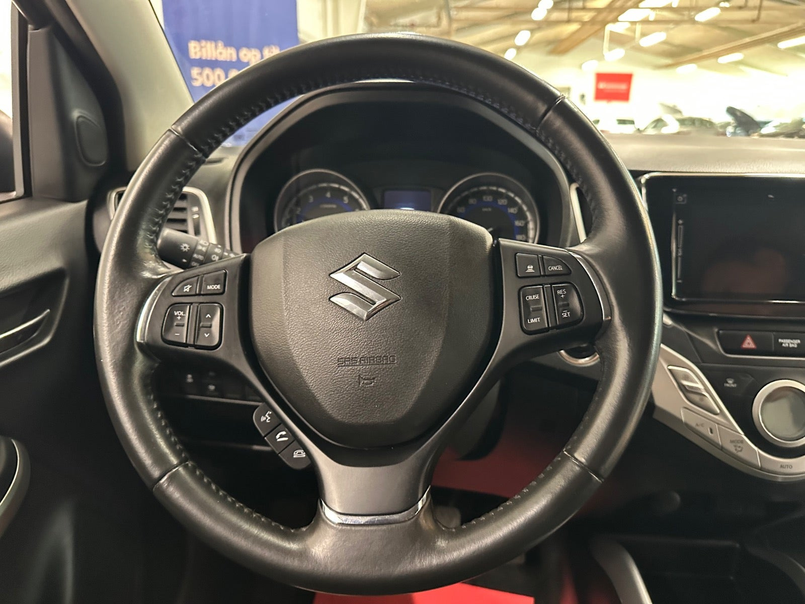 Grå Suzuki Baleno fra 2016