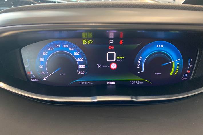 Blå Peugeot 3008 fra 2022