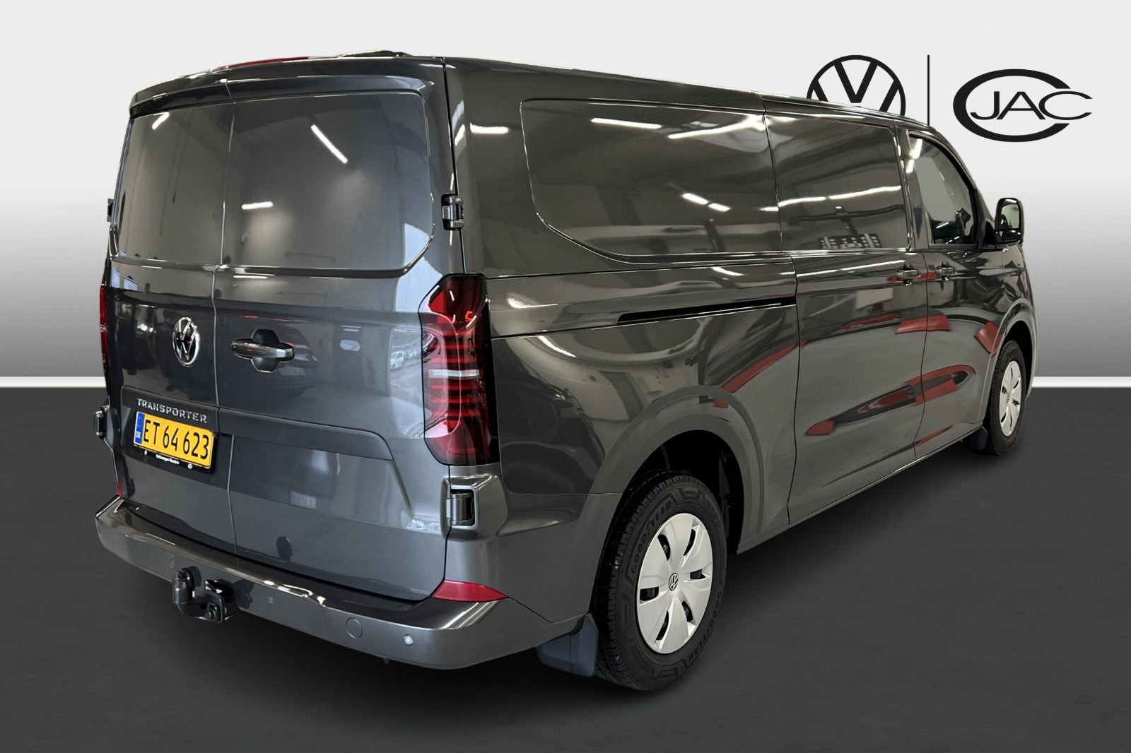 Grå VW Transporter fra 2026