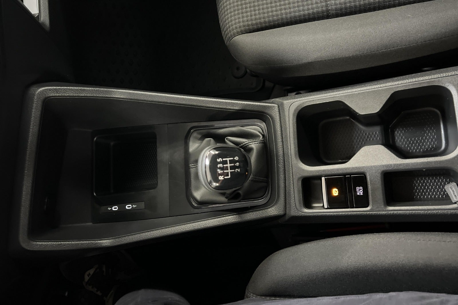 Hvid VW Caddy fra 2026