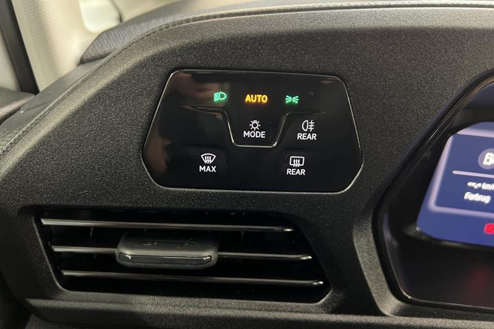 Hvid VW Caddy fra 2026