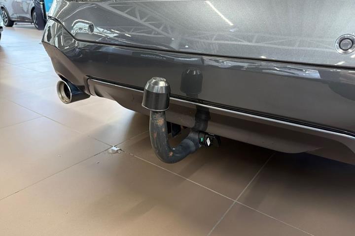 Grå BMW X1 fra 2021