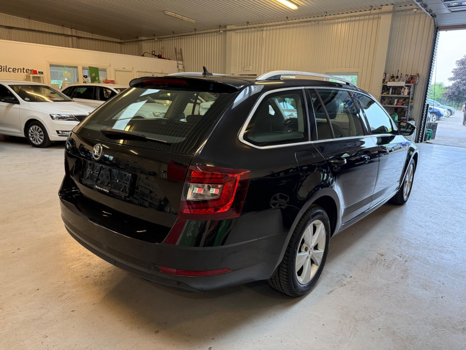 Sort Skoda Octavia fra 2020