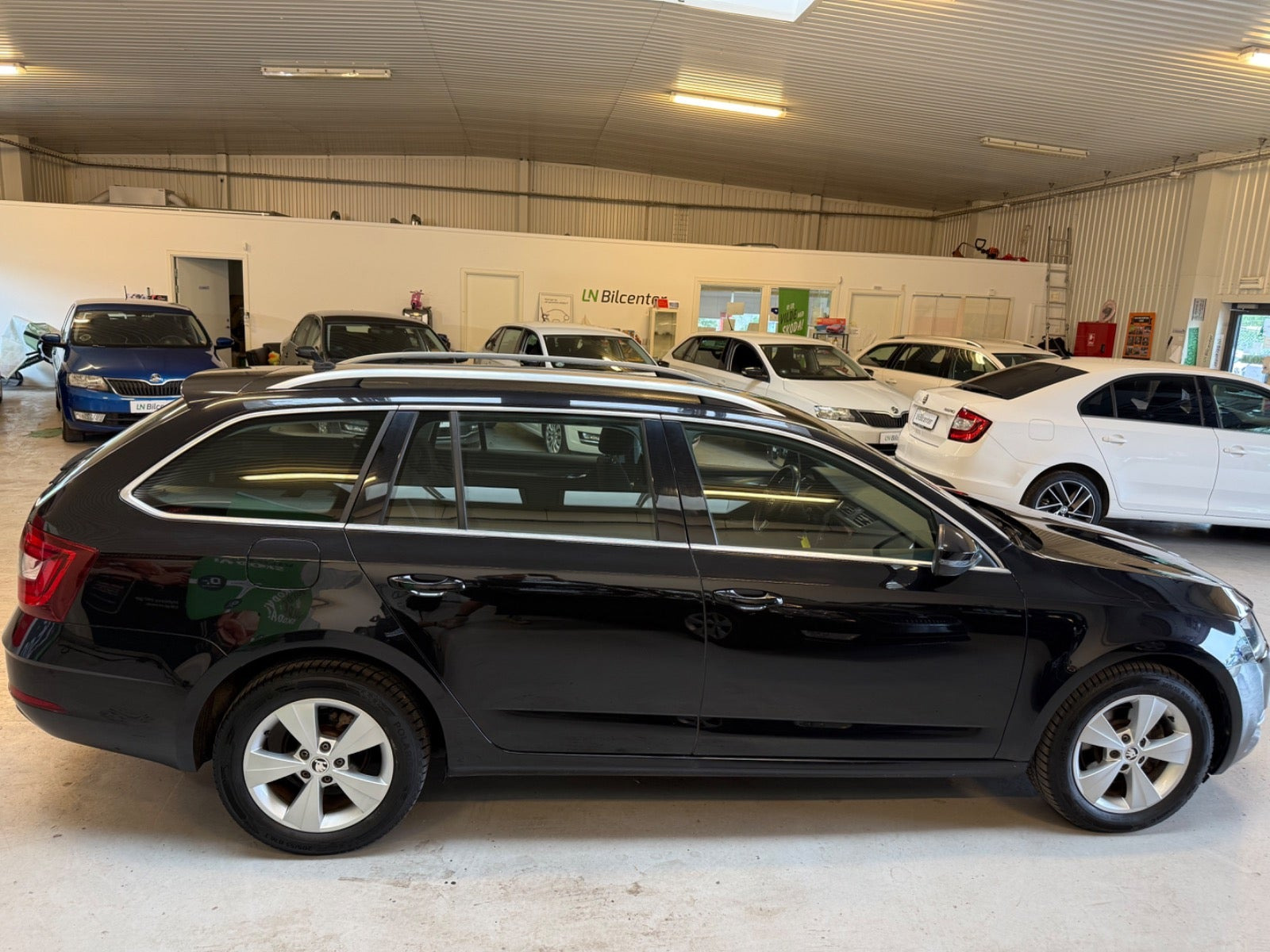 Sort Skoda Octavia fra 2020