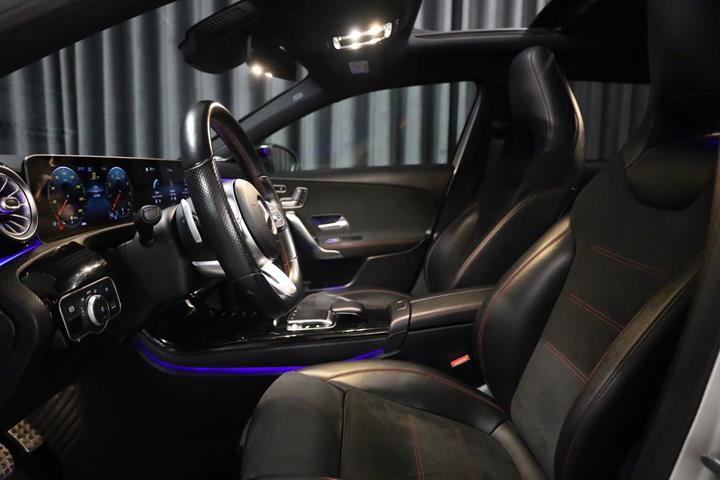 Sølv Mercedes A200 fra 2018