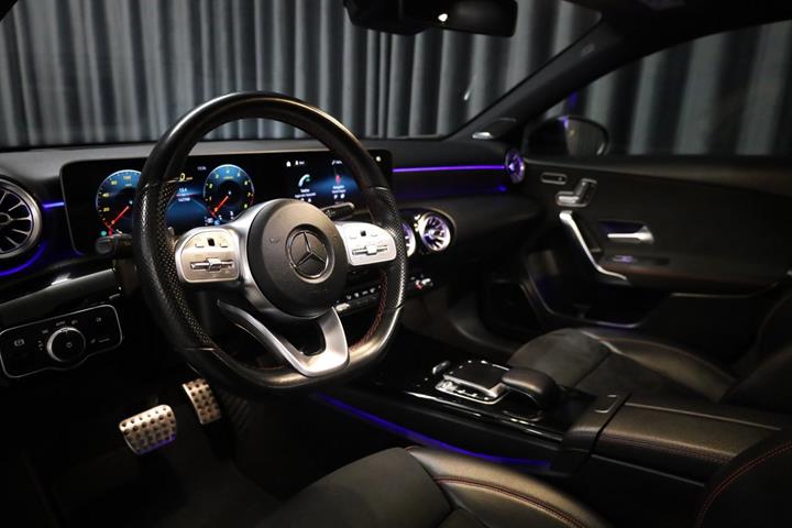 Sølv Mercedes A200 fra 2018