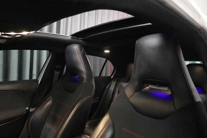 Sølv Mercedes A200 fra 2018