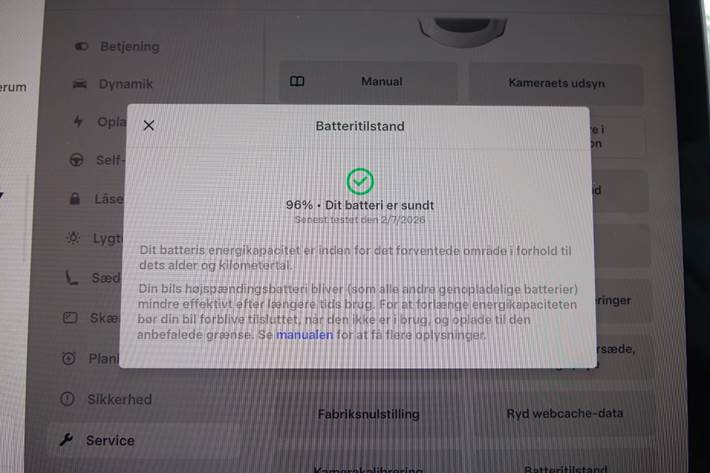 Hvid Tesla Model 3 fra 2022