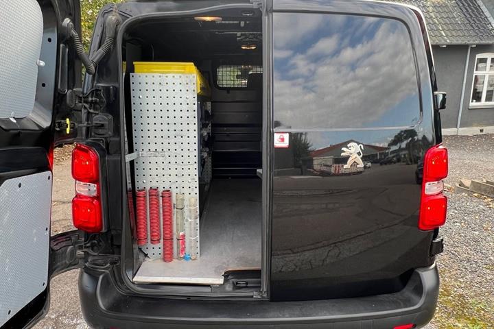 Sort Peugeot Expert fra 2020