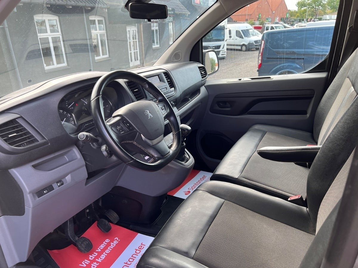 Sort Peugeot Expert fra 2020