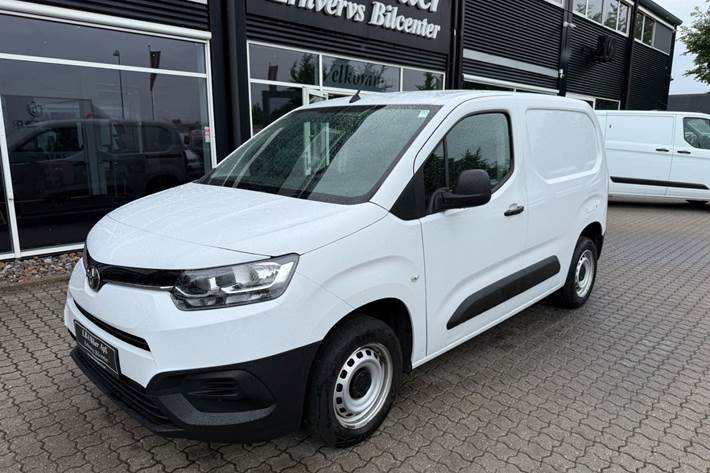 Hvid Toyota ProAce City fra 2023