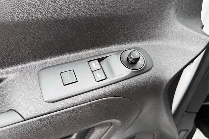 Hvid Toyota ProAce City fra 2023