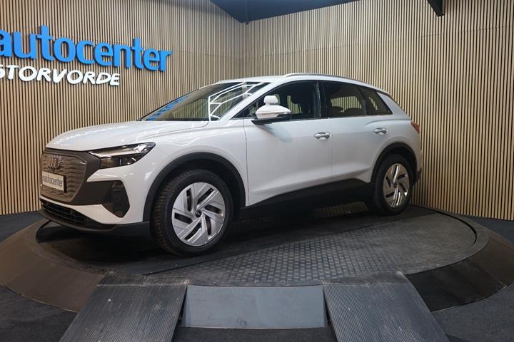 Hvid Audi Q4 e-tron fra 2023
