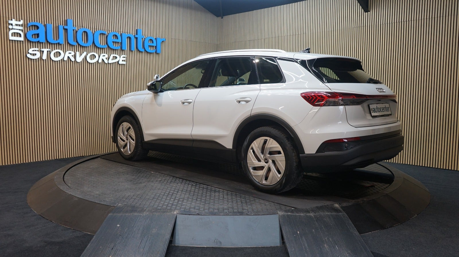 Hvid Audi Q4 e-tron fra 2023