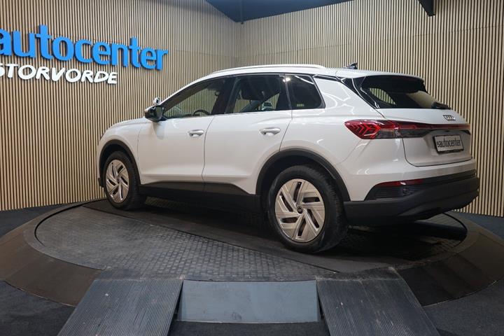 Hvid Audi Q4 e-tron fra 2023