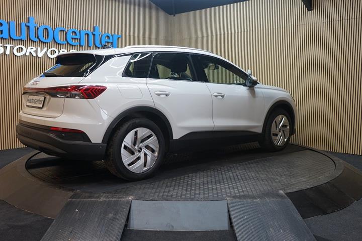 Hvid Audi Q4 e-tron fra 2023