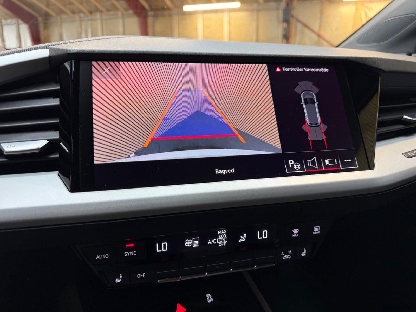Hvid Audi Q4 e-tron fra 2023