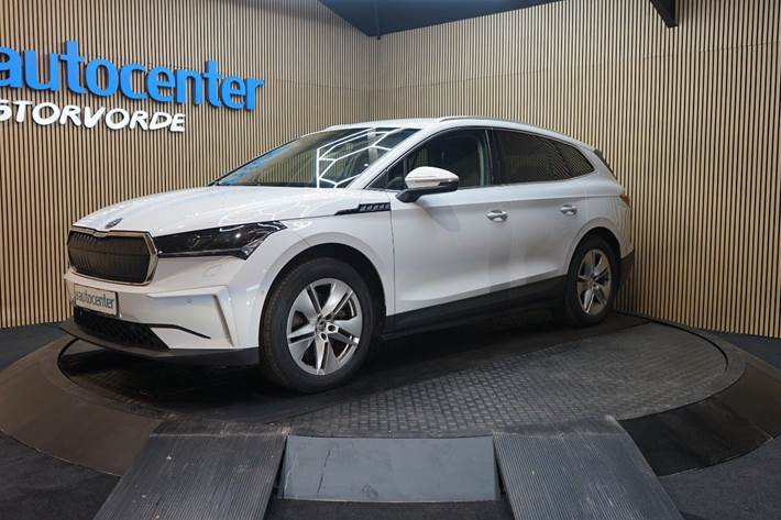 Hvid Skoda Enyaq fra 2023
