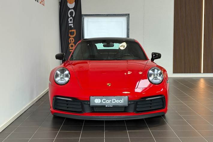 Rød Porsche 911 Carrera 4S fra 2020