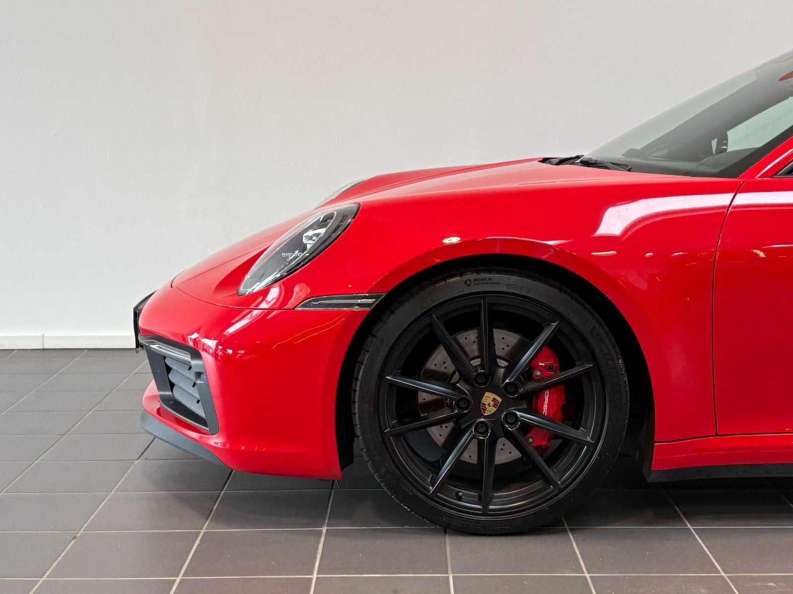 Rød Porsche 911 Carrera 4S fra 2020