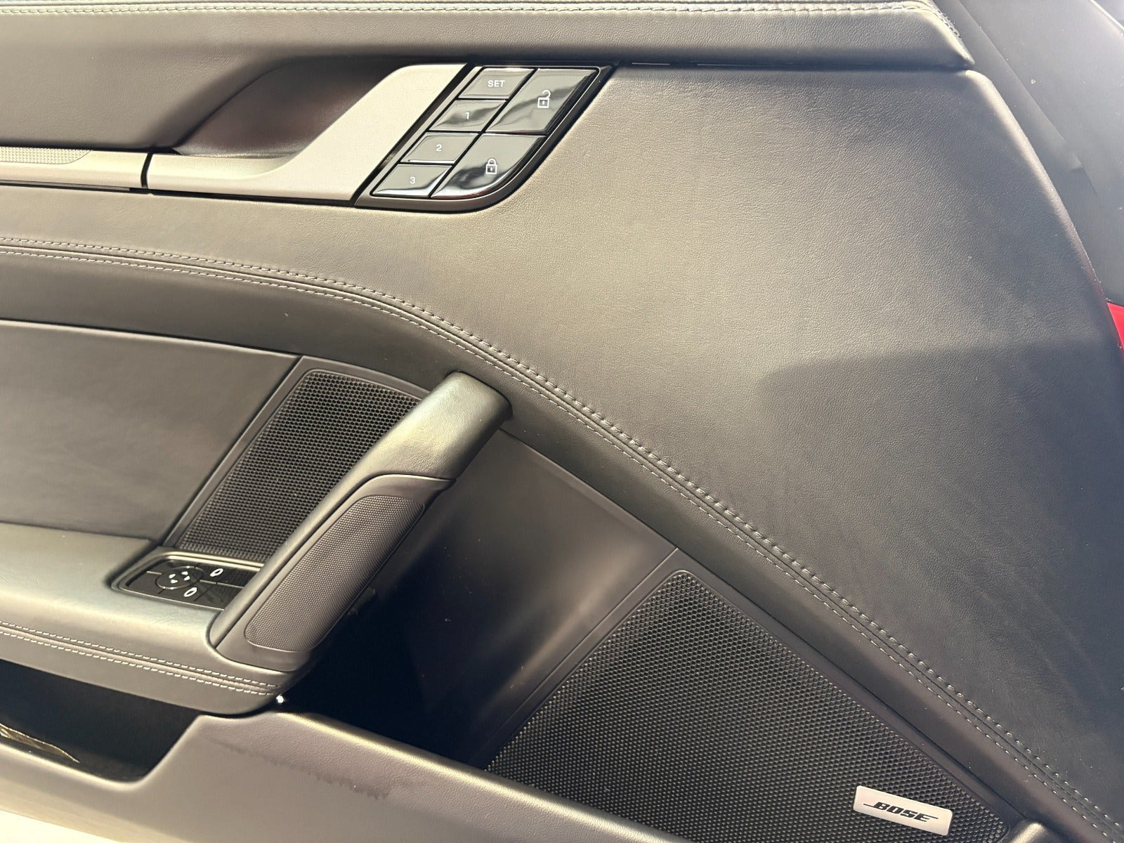 Rød Porsche 911 Carrera 4S fra 2020