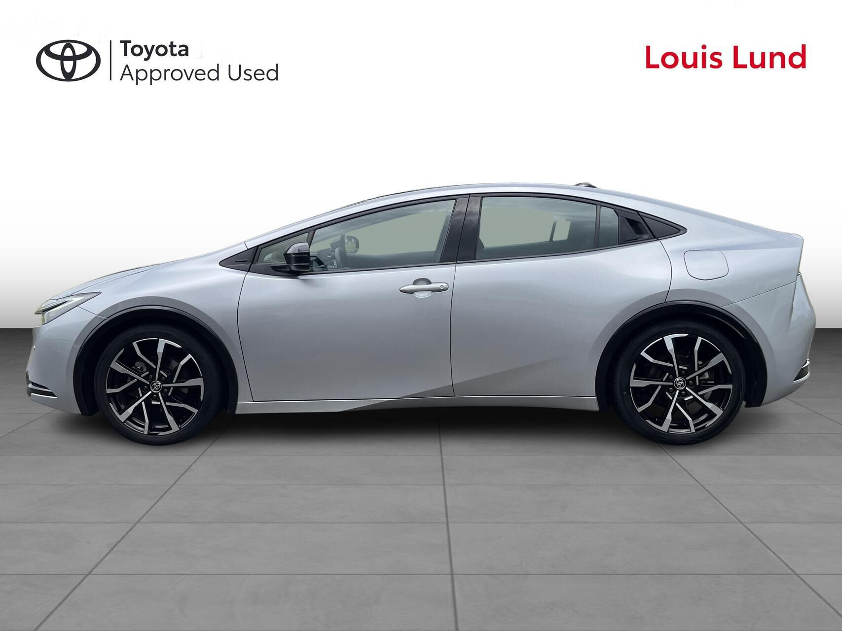 Sølv Toyota Prius Plug-in fra 2023