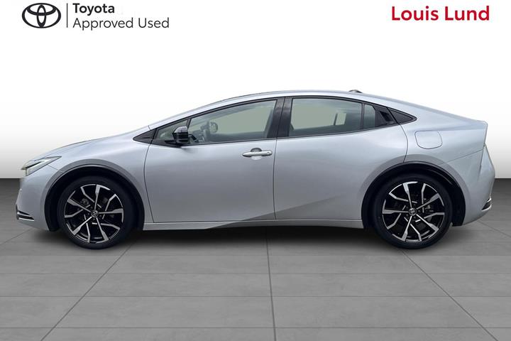 Sølv Toyota Prius Plug-in fra 2023