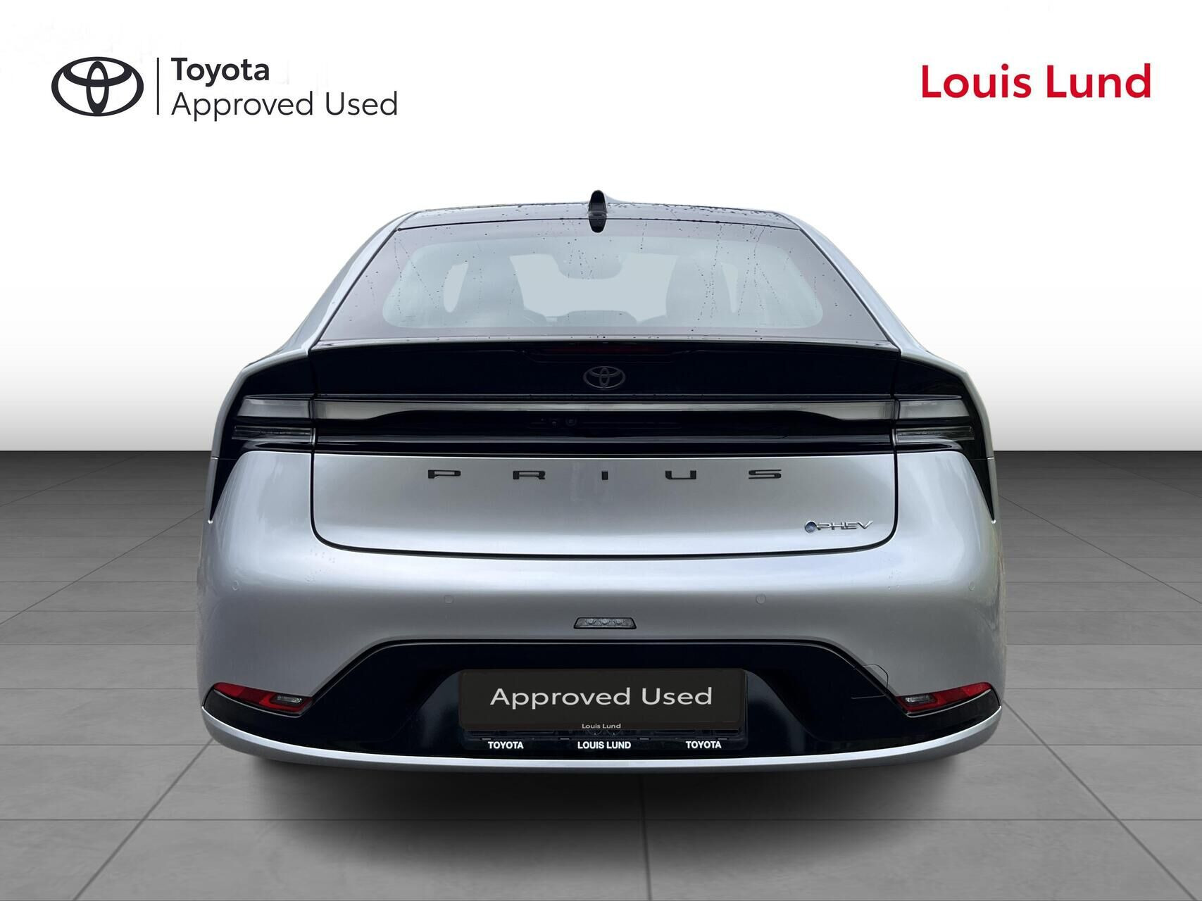Sølv Toyota Prius Plug-in fra 2023