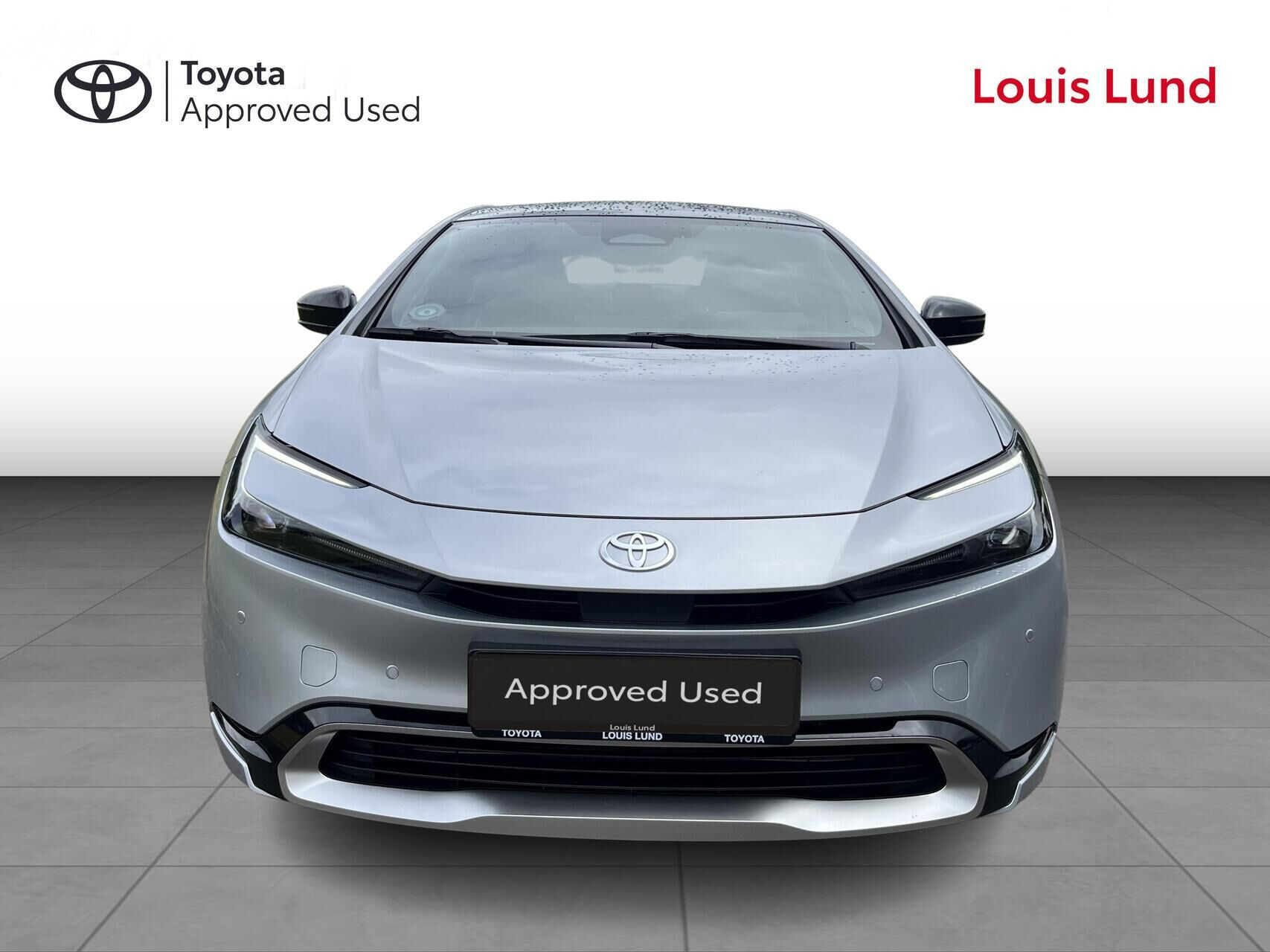 Sølv Toyota Prius Plug-in fra 2023