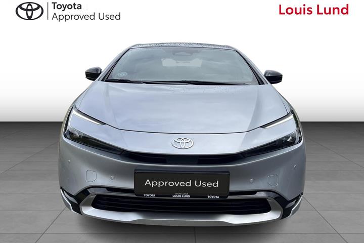 Sølv Toyota Prius Plug-in fra 2023