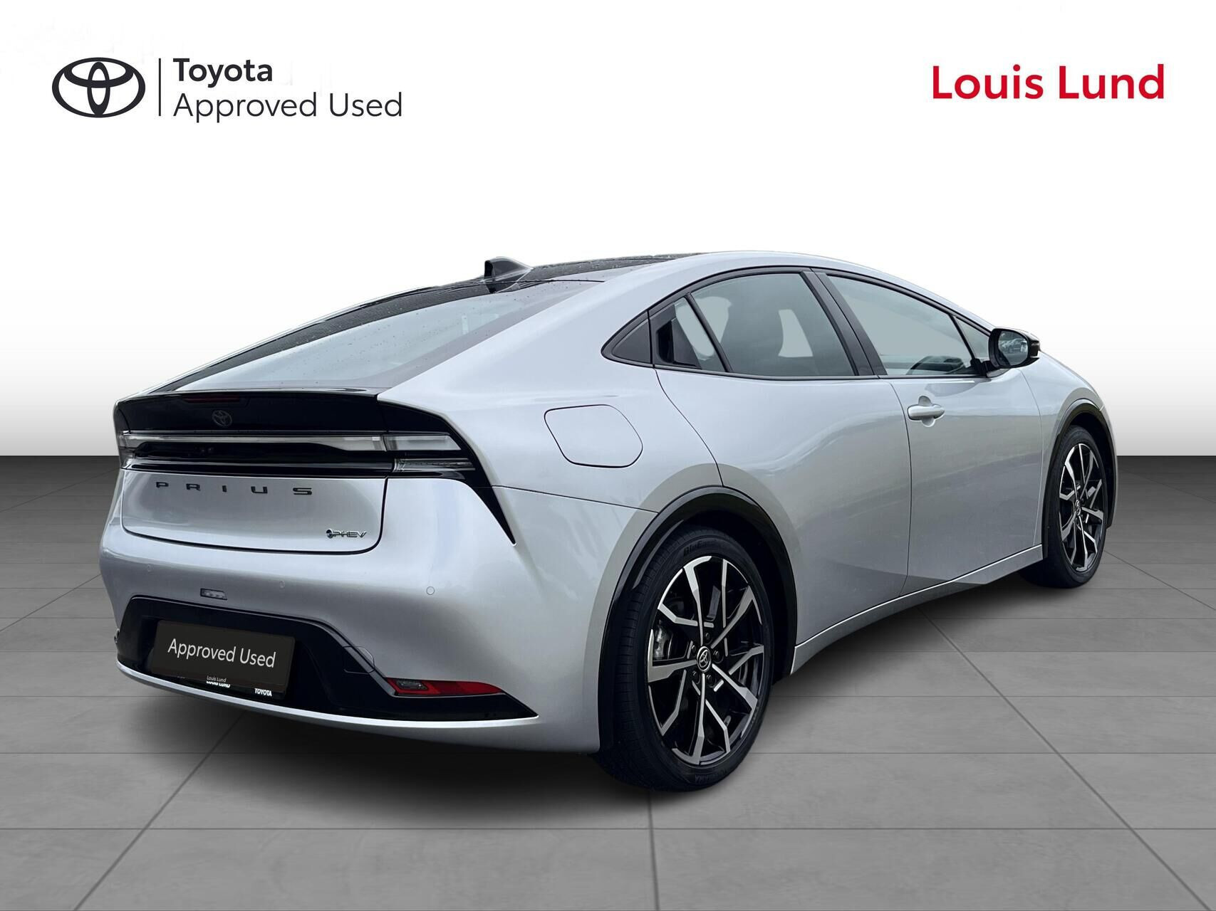 Sølv Toyota Prius Plug-in fra 2023