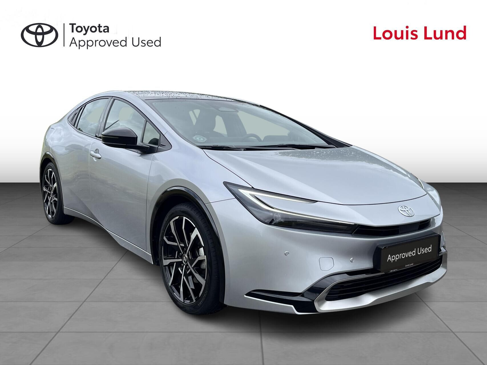 Sølv Toyota Prius Plug-in fra 2023